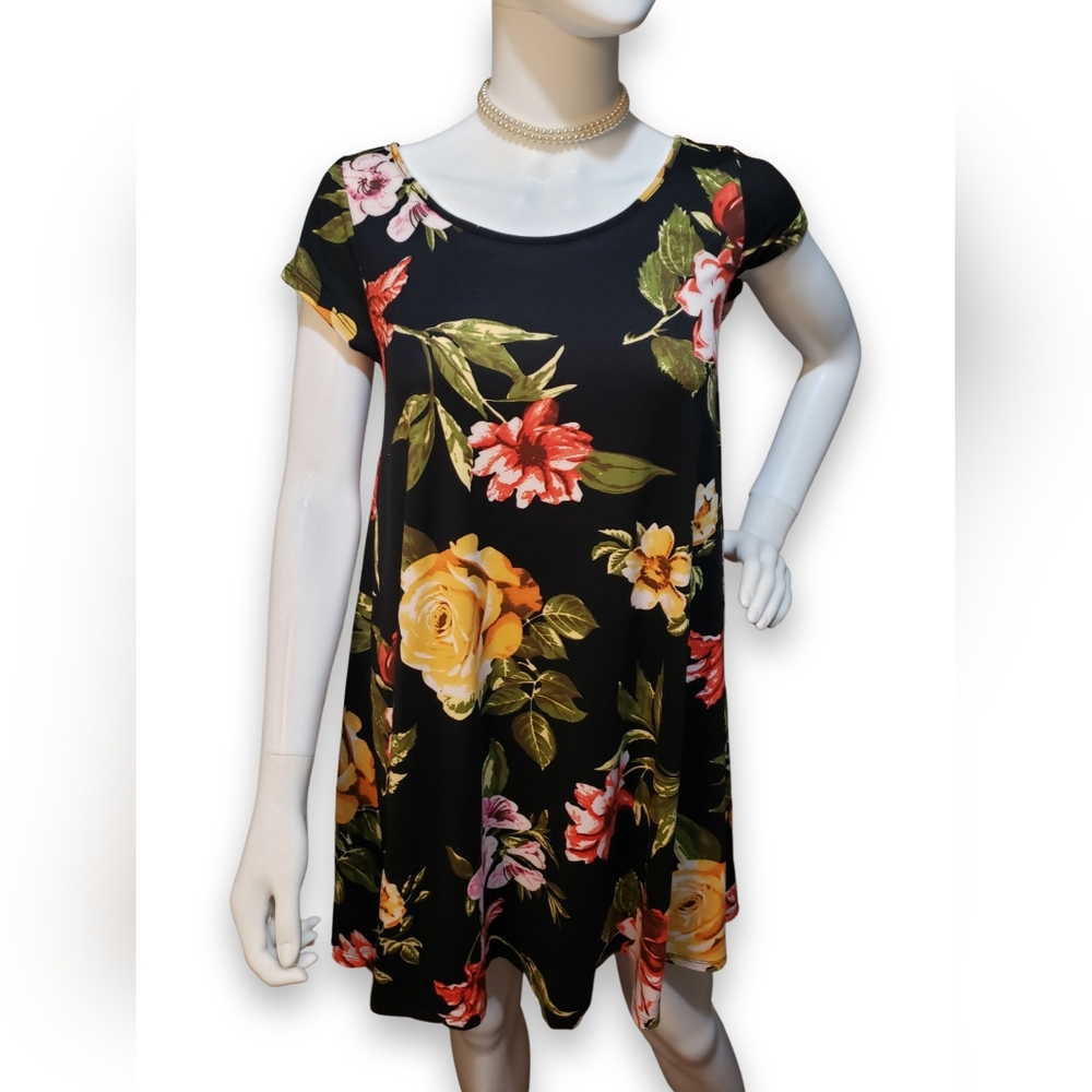 Heart & Hips Dress Womens Small Floral Criss Cross Back